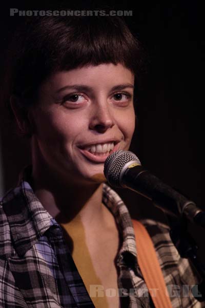 CLARA LUZIA - 2012-10-26 - PARIS - Au Petit Moulin - 